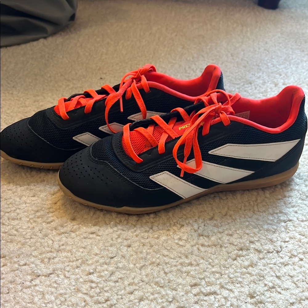 Adidas Predator Men’s Indoor Soccer Shoes, Size 8. Very gently used.